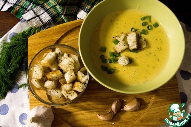 Сырный крем-суп с овощами и хрустящими гренками
