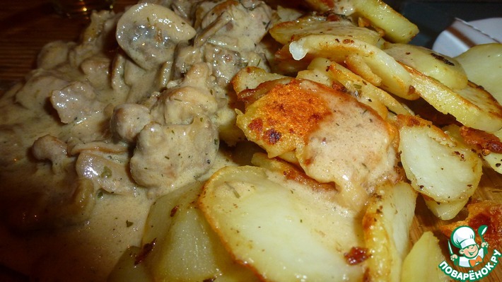 Свинина с грибами в сметанном соусе на сковороде с фото пошагово