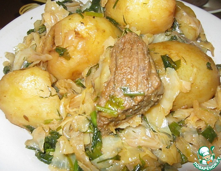 Тушеная капуста с мясом и картофелем в мультиварке Поларис