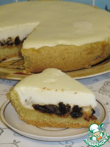 Медовый торт с черносливом в мультиварке
