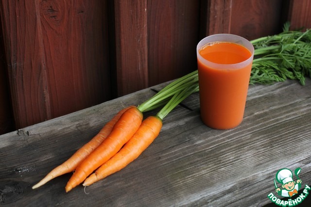 Морковный сок на зиму (с сахаром)