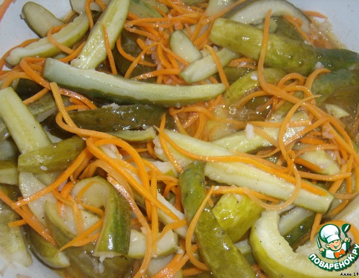 Салат с корейской морковкой и огурцом - пошаговый рецепт с фото на уральские-газоны.рф