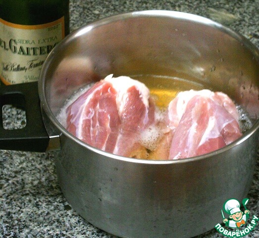 Как приготовить свиную рульку в духовке вкусно и сочно