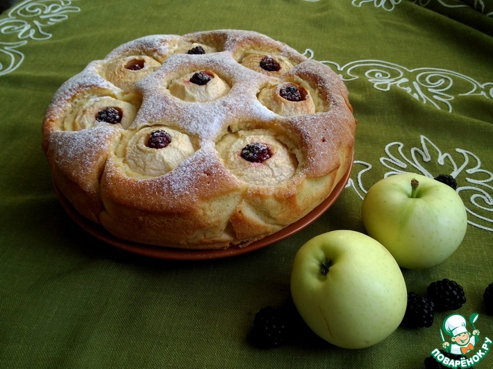 Рецепт пирога с яблоками и ежевикой