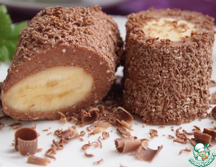 Шоколадный десерт с орехами и сливками