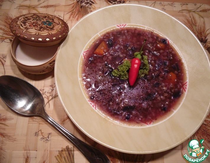 Полезный вегетарианский суп из краснокочанной капусты