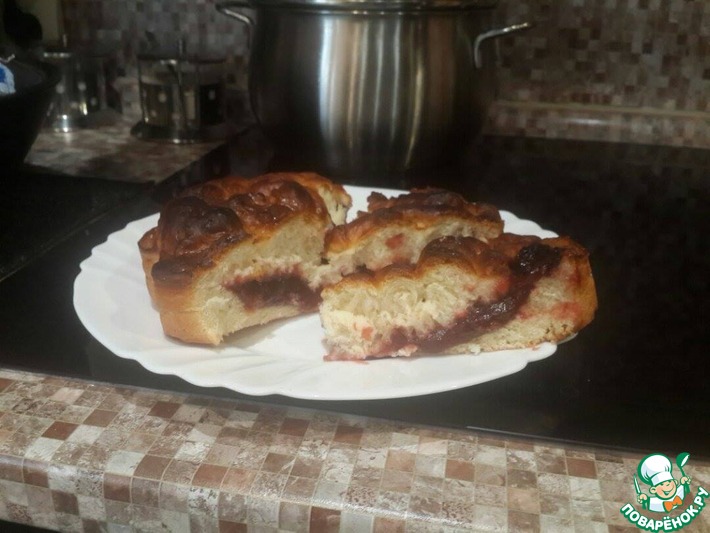 Как приготовить Пирог с джемом из дрожжевого теста рецепт пошагово