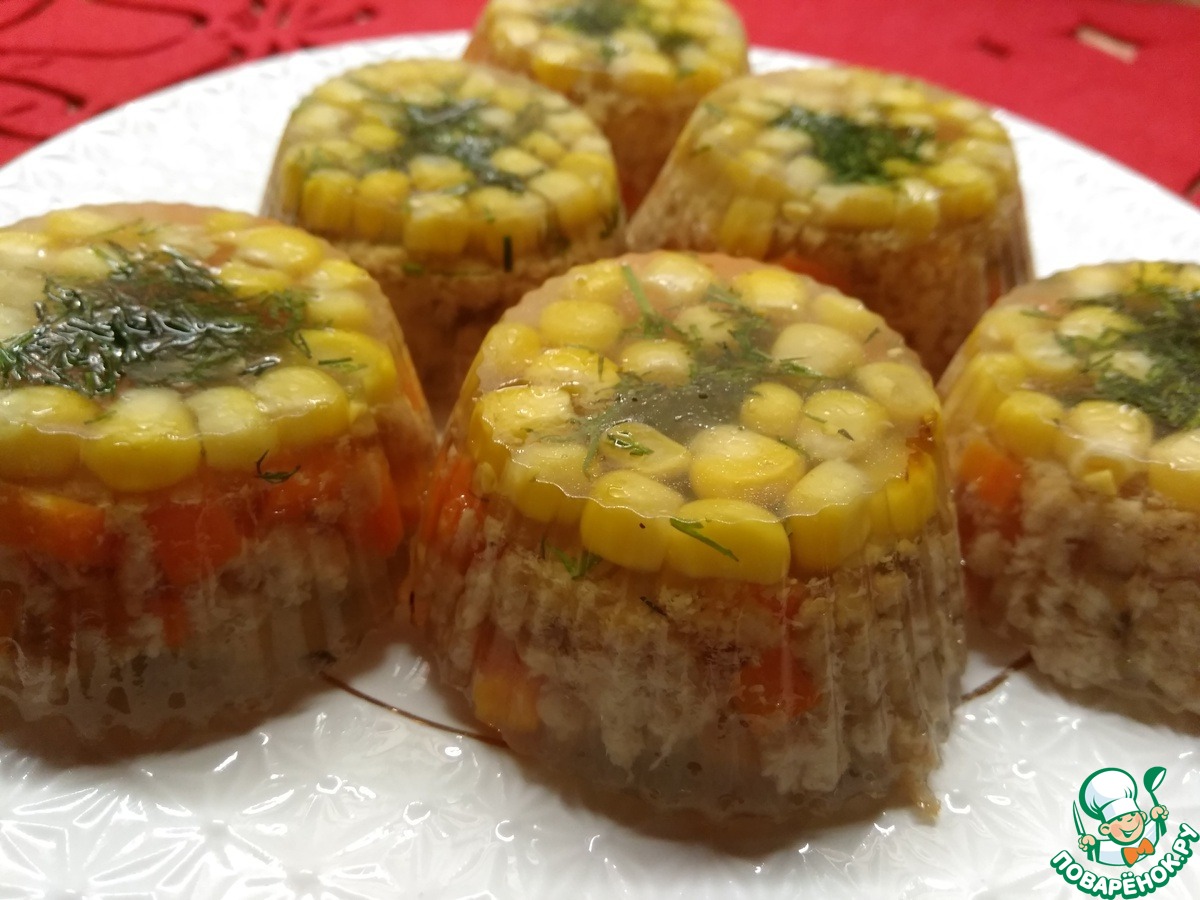 Заливное из курицы с оливками и кукурузой по рецепту Катюши https://www. povarenok.ru/recipes/show/148006/: Альбом «Кулинарная книга поваренка 17»:  Альбомы