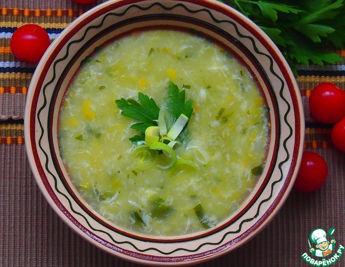 Легкий суп с луком-пореем