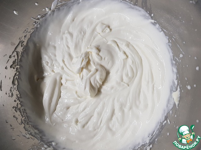 Как загустить сметану для торта. Густой крем для укладки. Как загустить крем для торта. Густой крем из сметаны для декора. Как сделать сметанный крем для торта густым.