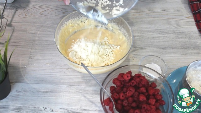Творожный пирог с малиной , пошаговый рецепт на ккал, фото, ингредиенты - Эля
