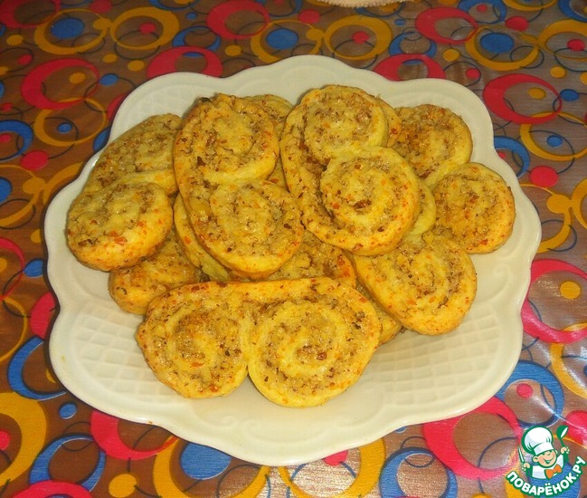 Творожное печенье с орехами и изюмом