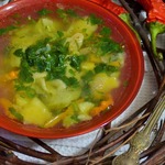 Овощной суп с курицей и макаронами