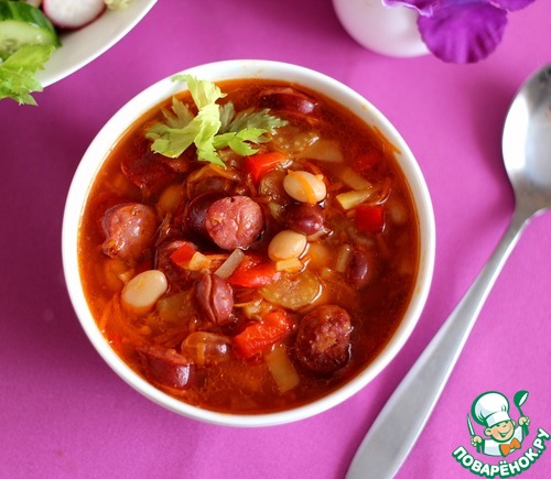 суп с копчеными колбасками и томатной пастой | Дзен