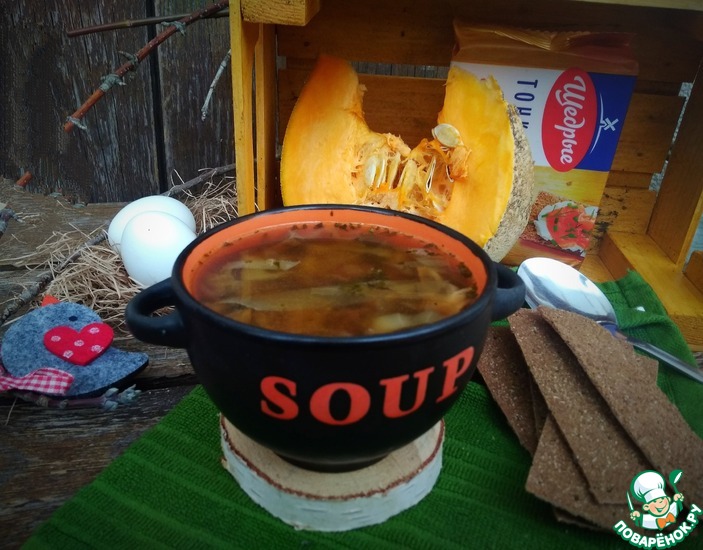 Фасолевый суп с капустой кимчи и тыквой в восточноазиатском стиле