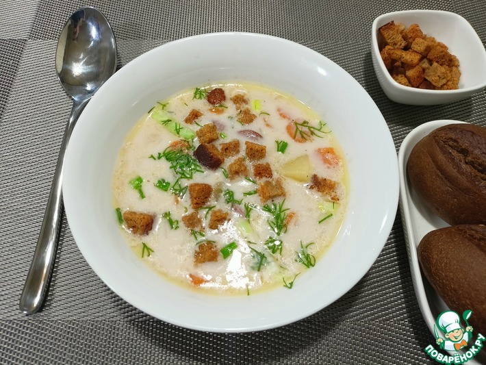 Сырный суп с колбасками
