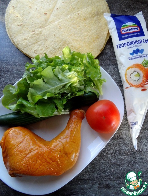 Тортилья с курицей, помидорами и сыром